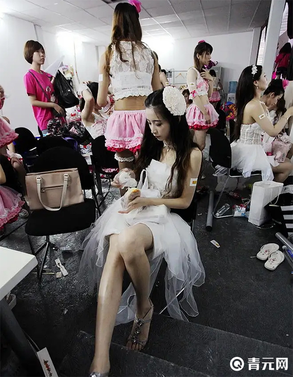 畅游绝美showgirl张烨热辣劲舞照