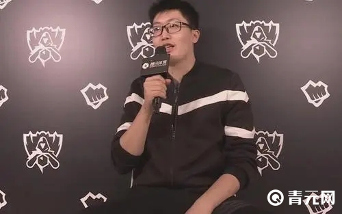 曝光管泽元背景