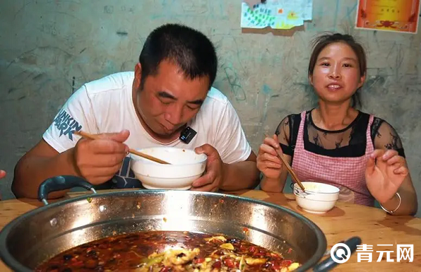 蜀中桃子姐早年经历非常不好