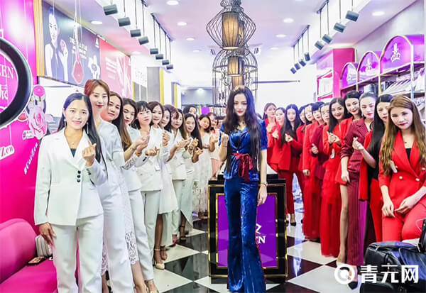 宠粉女王徐楠楠与粉丝合照