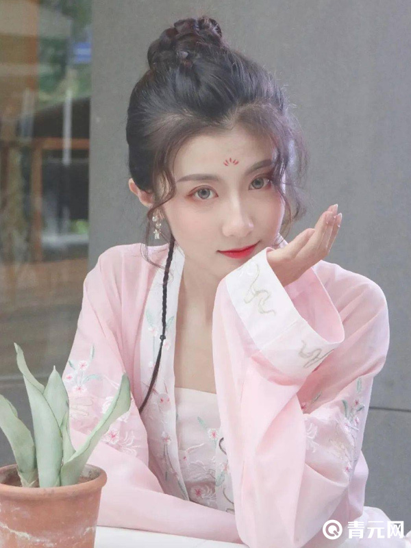 孟婆十九生活照