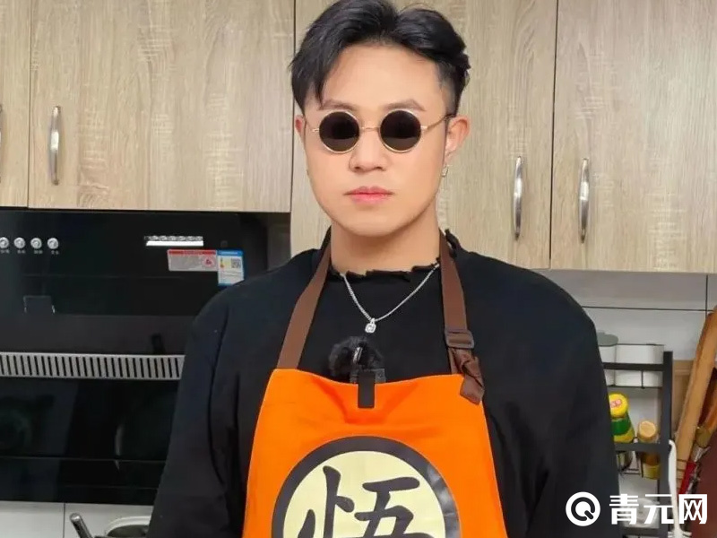 安秋金个人照