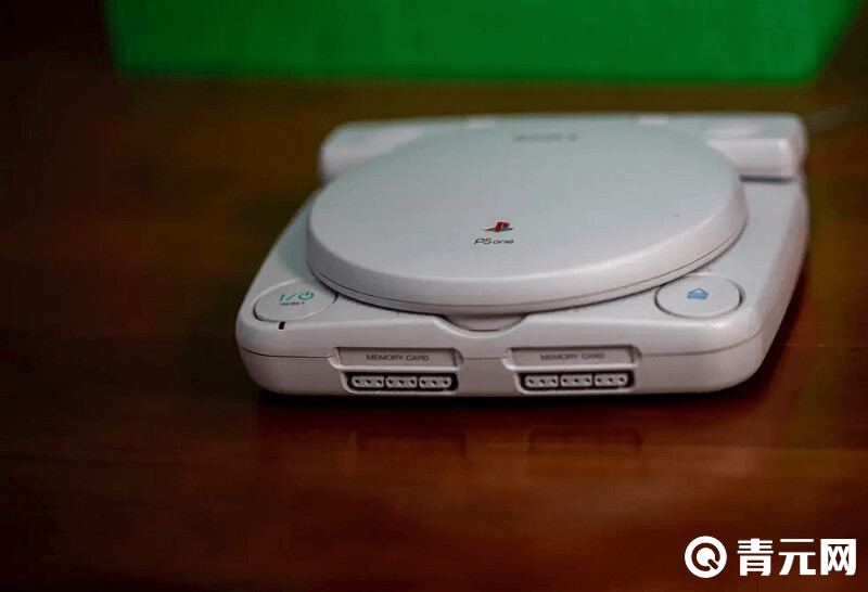 索尼掌机PSV2000
