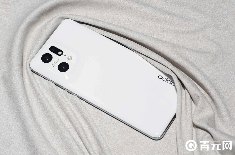 OPPOFindX5Pro搭载骁龙8Gen1处理器