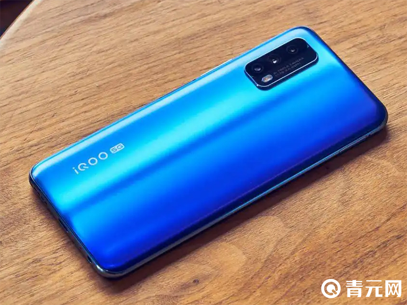 iQOO Z1玩生存世界很流畅