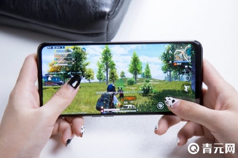 用oppor17玩和平精英要设置灵敏度