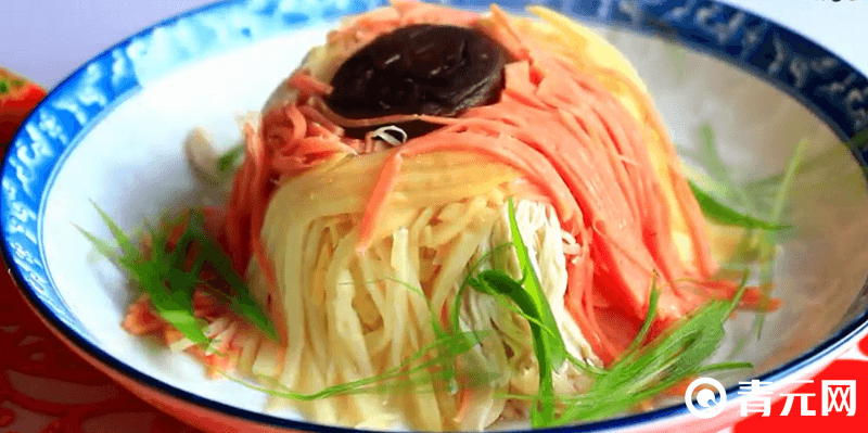 现实还原海灯节特色扣三丝