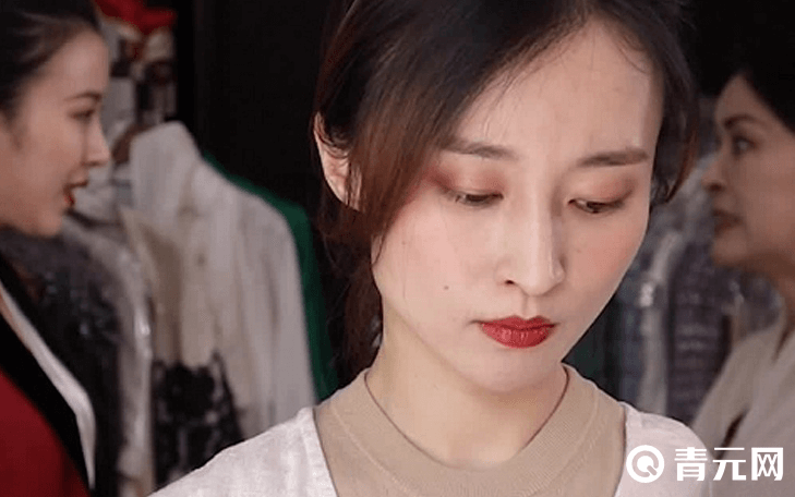 仇佩佩人物照片