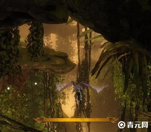 在高处往下跳跃按下空格键就可以飞