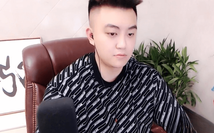 王小浪直播照
